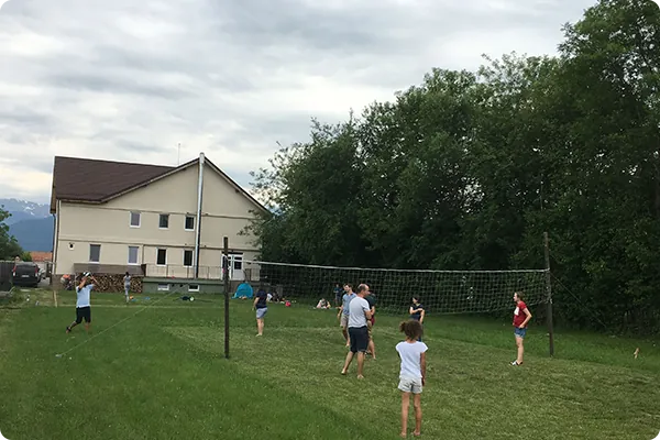 Fundatia REGEN Centrul Orizontul Sperantei Curte Fileu volei